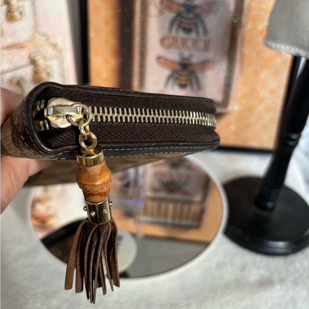 Gucci Dark Brown Leather Zip-Around Wallet with Bamboo Pull - Picture 4 of 8